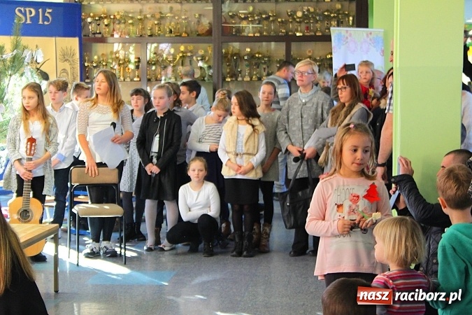 Zdjęcie w galerii na portalu naszraciborz.pl: Dzień otwarty w SP 15. Atrakcji nie zabrakło wiadomości z regionu