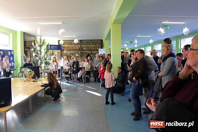 Zdjęcie w galerii na portalu naszraciborz.pl: Dzień otwarty w SP 15. Atrakcji nie zabrakło wiadomości z regionu