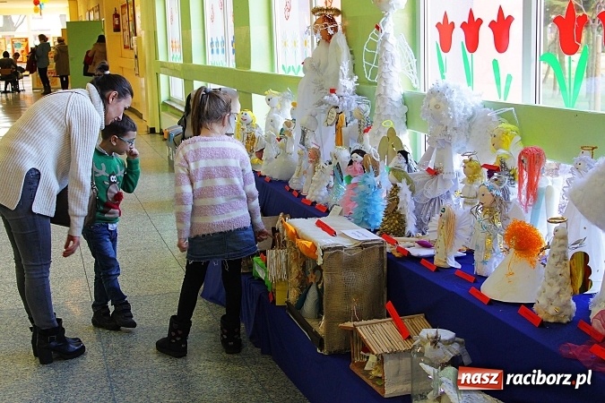Zdjęcie w galerii na portalu naszraciborz.pl: Dzień otwarty w SP 15. Atrakcji nie zabrakło wiadomości z regionu