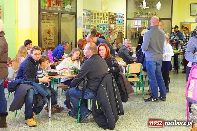 Zdjęcie w galerii na portalu naszraciborz.pl: Dzień otwarty w SP 15. Atrakcji nie zabrakło wiadomości z regionu