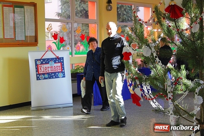 Zdjęcie w galerii na portalu naszraciborz.pl: Dzień otwarty w SP 15. Atrakcji nie zabrakło wiadomości z regionu