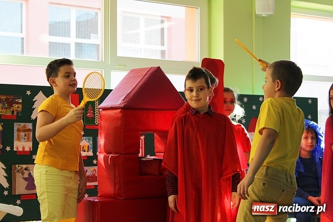 Zdjęcie w galerii na portalu naszraciborz.pl: Dzień otwarty w SP 15. Atrakcji nie zabrakło wiadomości z regionu