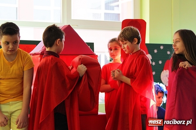 Zdjęcie w galerii na portalu naszraciborz.pl: Dzień otwarty w SP 15. Atrakcji nie zabrakło wiadomości z regionu