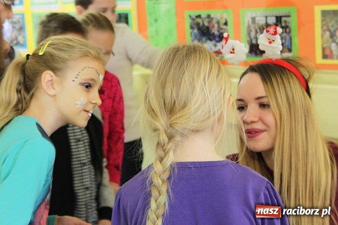 Zdjęcie w galerii na portalu naszraciborz.pl: Dzień otwarty w SP 15. Atrakcji nie zabrakło wiadomości z regionu