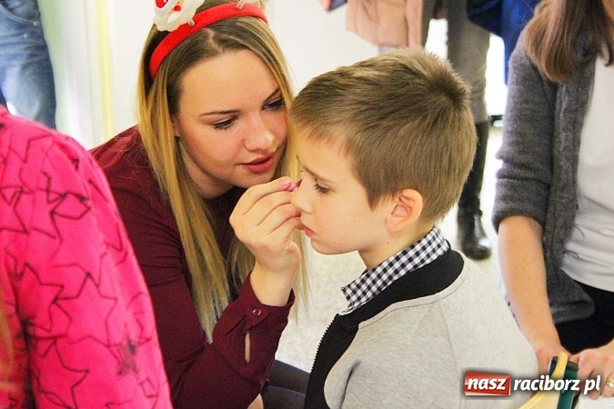 Zdjęcie w galerii na portalu naszraciborz.pl: Dzień otwarty w SP 15. Atrakcji nie zabrakło wiadomości z regionu