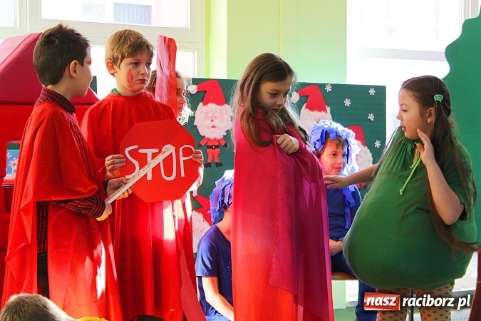 Zdjęcie w galerii na portalu naszraciborz.pl: Dzień otwarty w SP 15. Atrakcji nie zabrakło wiadomości z regionu