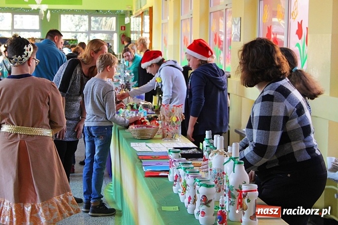 Zdjęcie w galerii na portalu naszraciborz.pl: Dzień otwarty w SP 15. Atrakcji nie zabrakło wiadomości z regionu
