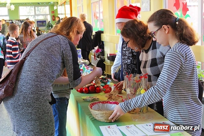Zdjęcie w galerii na portalu naszraciborz.pl: Dzień otwarty w SP 15. Atrakcji nie zabrakło wiadomości z regionu