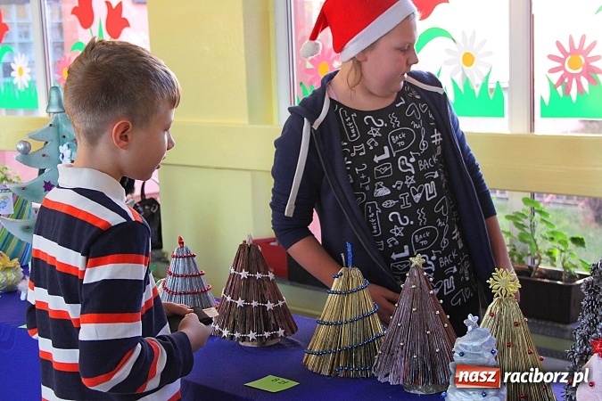 Zdjęcie w galerii na portalu naszraciborz.pl: Dzień otwarty w SP 15. Atrakcji nie zabrakło wiadomości z regionu