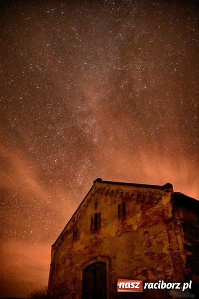Zdjęcie w galerii na portalu naszraciborz.pl: Godzina w mroźnym plenerze, ale efekt jest. Droga Mleczna nad ziemią raciborską  wiadomości z regionu