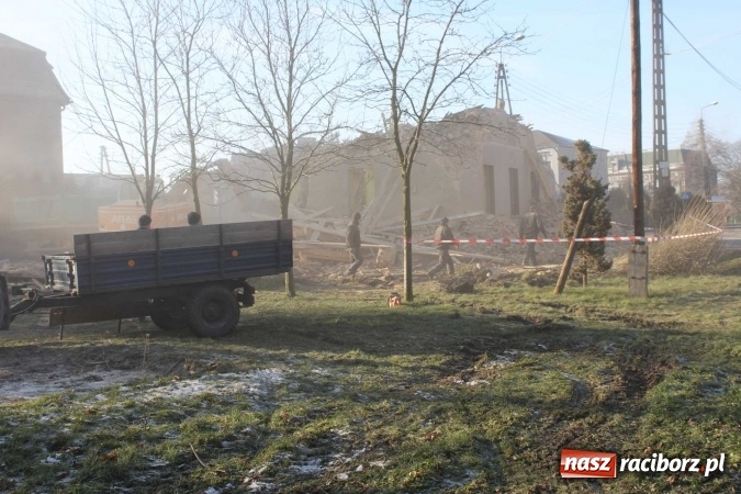 Zdjęcie w galerii na portalu naszraciborz.pl: Jeden z najstarszych budynków w Pogrzebieniu przechodzi do historii  wiadomości z regionu