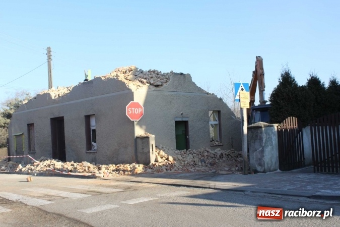 Zdjęcie w galerii na portalu naszraciborz.pl: Jeden z najstarszych budynków w Pogrzebieniu przechodzi do historii  wiadomości z regionu