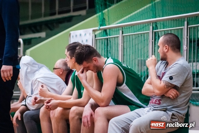 Zdjęcie w galerii na portalu naszraciborz.pl: Ważne zwycięstwo raciborskich koszykarzy. Gliwiczanie pokonani. 33 punkty Emila Szweda wiadomości z regionu