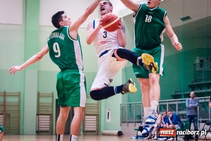 Zdjęcie w galerii na portalu naszraciborz.pl: Ważne zwycięstwo raciborskich koszykarzy. Gliwiczanie pokonani. 33 punkty Emila Szweda wiadomości z regionu