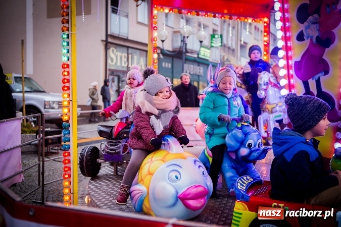 Zdjęcie w galerii na portalu naszraciborz.pl: Jarmark Bożonarodzeniowy w niedzielne popołudnie wiadomości z regionu