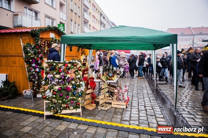Zdjęcie w galerii na portalu naszraciborz.pl: Jarmark Bożonarodzeniowy w niedzielne popołudnie wiadomości z regionu