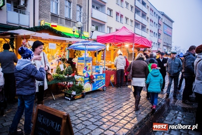 Zdjęcie w galerii na portalu naszraciborz.pl: Jarmark Bożonarodzeniowy w niedzielne popołudnie wiadomości z regionu
