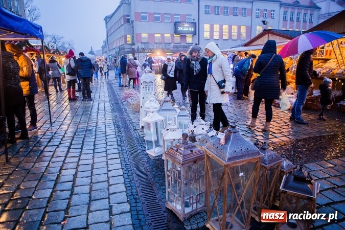 Zdjęcie w galerii na portalu naszraciborz.pl: Jarmark Bożonarodzeniowy w niedzielne popołudnie wiadomości z regionu
