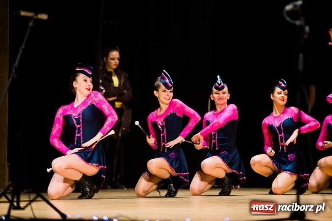 Zdjęcie w galerii na portalu naszraciborz.pl: Świąteczny koncert charytatywny Źródła w Raciborskim Centrum Kultury wiadomości z regionu