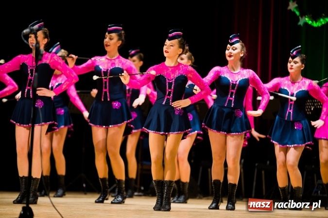 Zdjęcie w galerii na portalu naszraciborz.pl: Świąteczny koncert charytatywny Źródła w Raciborskim Centrum Kultury wiadomości z regionu