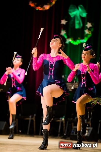 Zdjęcie w galerii na portalu naszraciborz.pl: Świąteczny koncert charytatywny Źródła w Raciborskim Centrum Kultury wiadomości z regionu