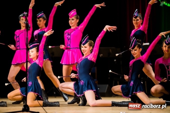 Zdjęcie w galerii na portalu naszraciborz.pl: Świąteczny koncert charytatywny Źródła w Raciborskim Centrum Kultury wiadomości z regionu