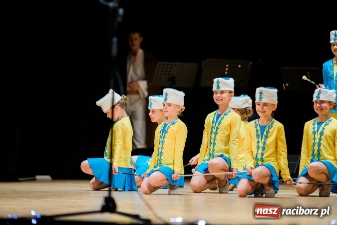 Zdjęcie w galerii na portalu naszraciborz.pl: Świąteczny koncert charytatywny Źródła w Raciborskim Centrum Kultury wiadomości z regionu