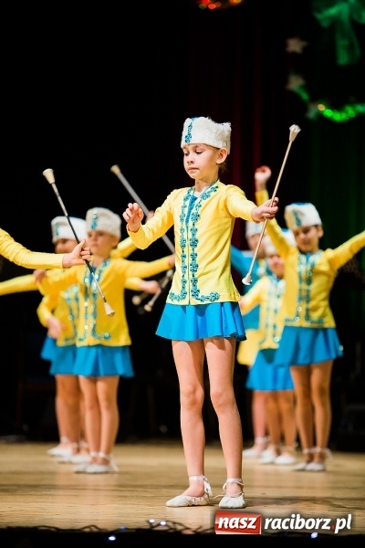 Zdjęcie w galerii na portalu naszraciborz.pl: Świąteczny koncert charytatywny Źródła w Raciborskim Centrum Kultury wiadomości z regionu