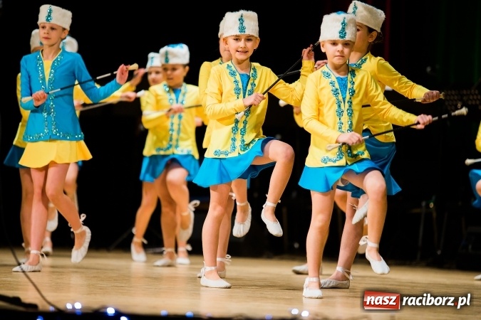 Zdjęcie w galerii na portalu naszraciborz.pl: Świąteczny koncert charytatywny Źródła w Raciborskim Centrum Kultury wiadomości z regionu