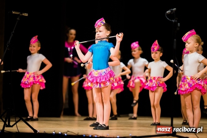 Zdjęcie w galerii na portalu naszraciborz.pl: Świąteczny koncert charytatywny Źródła w Raciborskim Centrum Kultury wiadomości z regionu