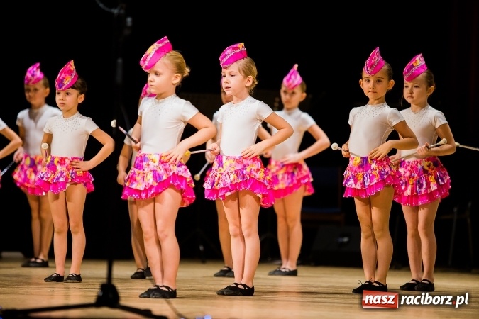 Zdjęcie w galerii na portalu naszraciborz.pl: Świąteczny koncert charytatywny Źródła w Raciborskim Centrum Kultury wiadomości z regionu