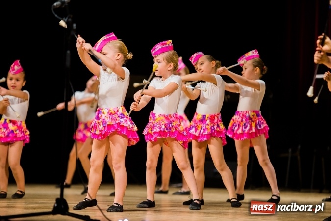 Zdjęcie w galerii na portalu naszraciborz.pl: Świąteczny koncert charytatywny Źródła w Raciborskim Centrum Kultury wiadomości z regionu