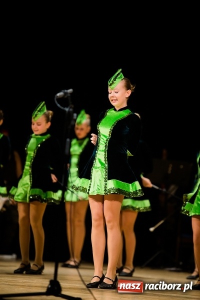 Zdjęcie w galerii na portalu naszraciborz.pl: Świąteczny koncert charytatywny Źródła w Raciborskim Centrum Kultury wiadomości z regionu