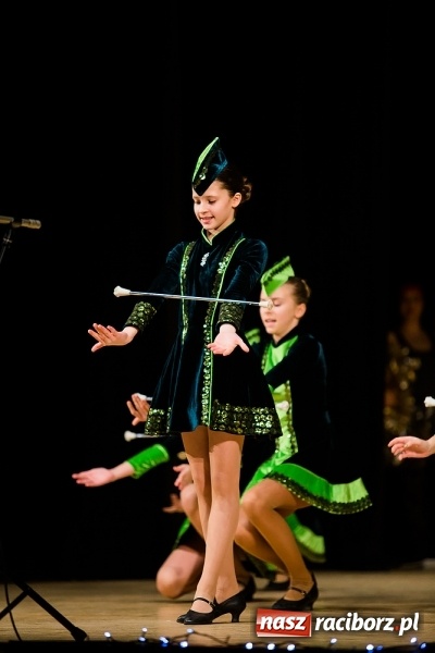 Zdjęcie w galerii na portalu naszraciborz.pl: Świąteczny koncert charytatywny Źródła w Raciborskim Centrum Kultury wiadomości z regionu