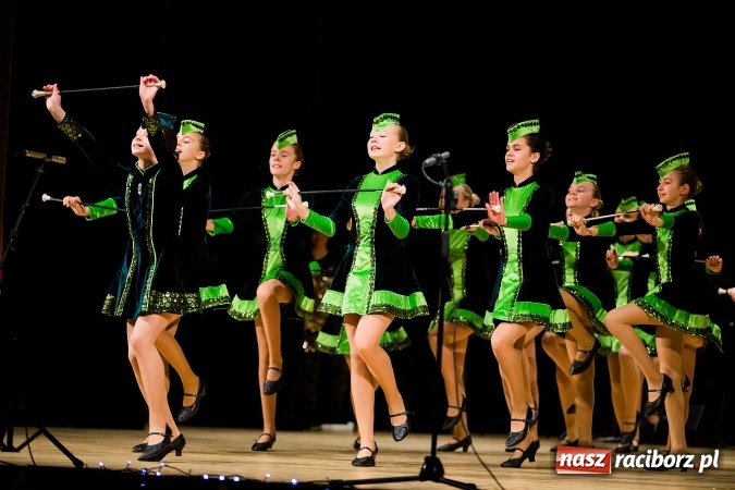 Zdjęcie w galerii na portalu naszraciborz.pl: Świąteczny koncert charytatywny Źródła w Raciborskim Centrum Kultury wiadomości z regionu