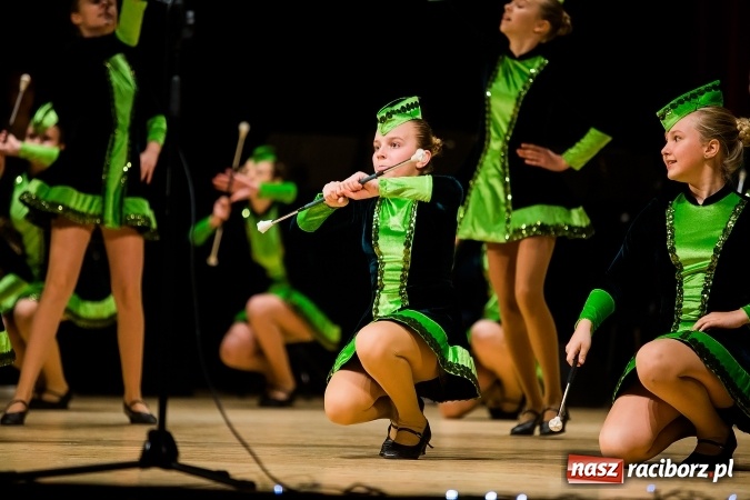 Zdjęcie w galerii na portalu naszraciborz.pl: Świąteczny koncert charytatywny Źródła w Raciborskim Centrum Kultury wiadomości z regionu