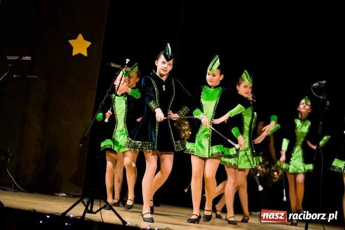 Zdjęcie w galerii na portalu naszraciborz.pl: Świąteczny koncert charytatywny Źródła w Raciborskim Centrum Kultury wiadomości z regionu