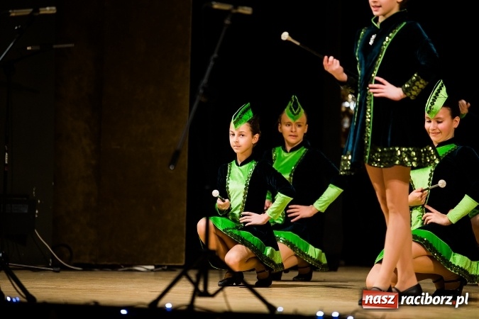 Zdjęcie w galerii na portalu naszraciborz.pl: Świąteczny koncert charytatywny Źródła w Raciborskim Centrum Kultury wiadomości z regionu