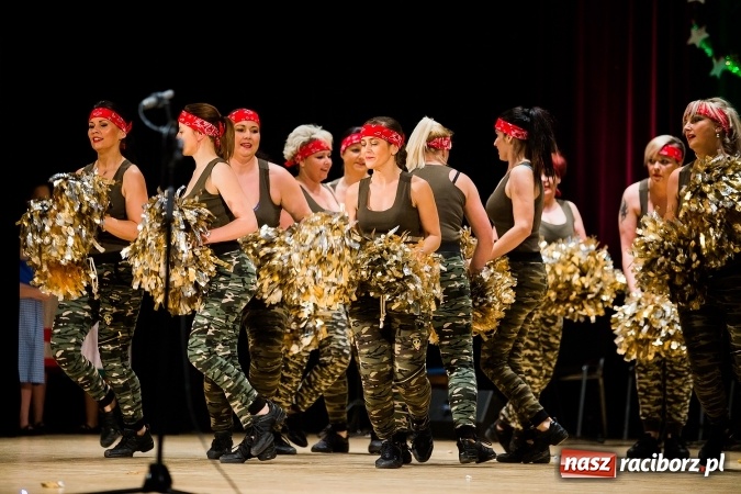 Zdjęcie w galerii na portalu naszraciborz.pl: Świąteczny koncert charytatywny Źródła w Raciborskim Centrum Kultury wiadomości z regionu