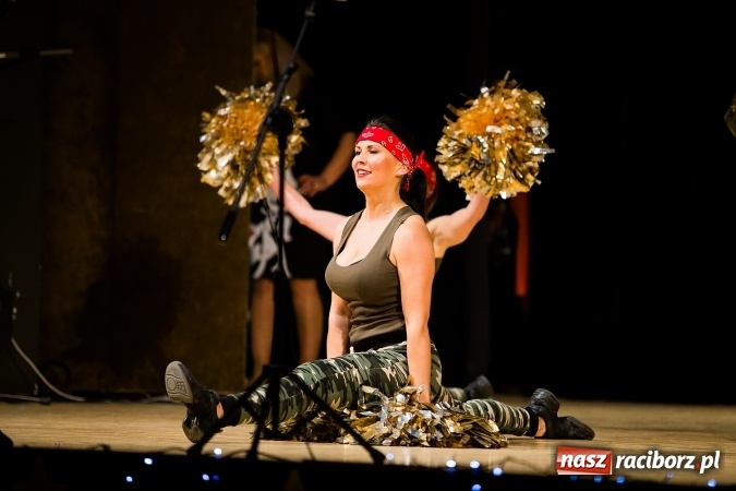 Zdjęcie w galerii na portalu naszraciborz.pl: Świąteczny koncert charytatywny Źródła w Raciborskim Centrum Kultury wiadomości z regionu