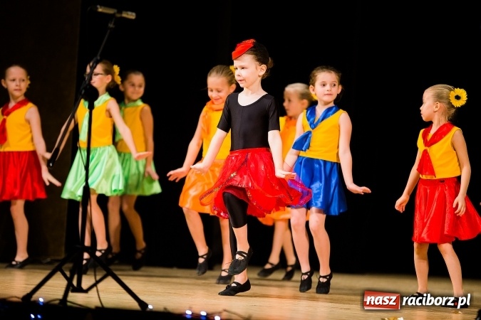 Zdjęcie w galerii na portalu naszraciborz.pl: Świąteczny koncert charytatywny Źródła w Raciborskim Centrum Kultury wiadomości z regionu