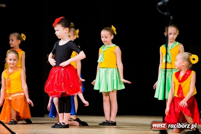 Zdjęcie w galerii na portalu naszraciborz.pl: Świąteczny koncert charytatywny Źródła w Raciborskim Centrum Kultury wiadomości z regionu