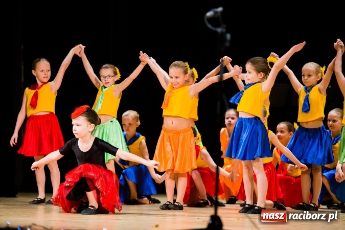 Zdjęcie w galerii na portalu naszraciborz.pl: Świąteczny koncert charytatywny Źródła w Raciborskim Centrum Kultury wiadomości z regionu