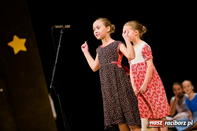 Zdjęcie w galerii na portalu naszraciborz.pl: Świąteczny koncert charytatywny Źródła w Raciborskim Centrum Kultury wiadomości z regionu