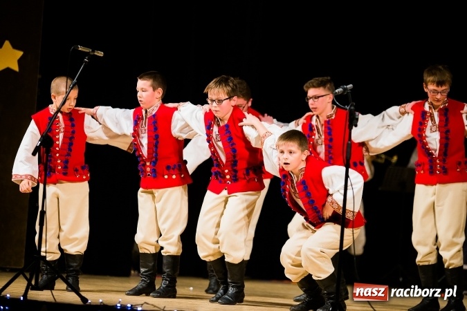 Zdjęcie w galerii na portalu naszraciborz.pl: Świąteczny koncert charytatywny Źródła w Raciborskim Centrum Kultury wiadomości z regionu