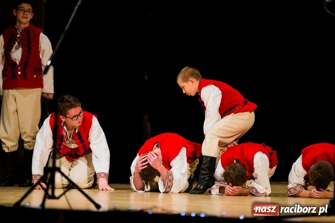 Zdjęcie w galerii na portalu naszraciborz.pl: Świąteczny koncert charytatywny Źródła w Raciborskim Centrum Kultury wiadomości z regionu