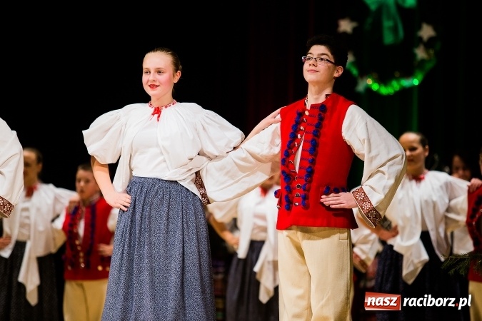 Zdjęcie w galerii na portalu naszraciborz.pl: Świąteczny koncert charytatywny Źródła w Raciborskim Centrum Kultury wiadomości z regionu