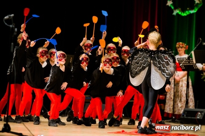 Zdjęcie w galerii na portalu naszraciborz.pl: Świąteczny koncert charytatywny Źródła w Raciborskim Centrum Kultury wiadomości z regionu