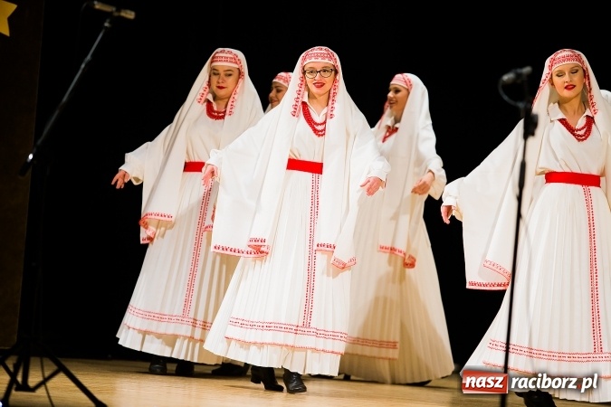 Zdjęcie w galerii na portalu naszraciborz.pl: Świąteczny koncert charytatywny Źródła w Raciborskim Centrum Kultury wiadomości z regionu