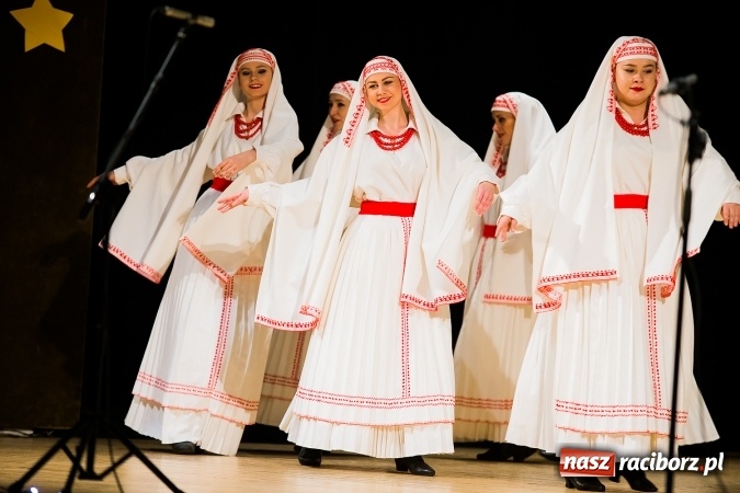 Zdjęcie w galerii na portalu naszraciborz.pl: Świąteczny koncert charytatywny Źródła w Raciborskim Centrum Kultury wiadomości z regionu